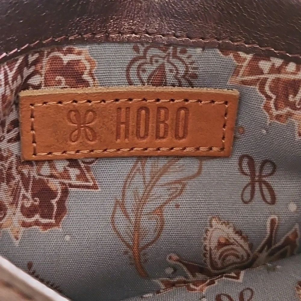 Hobo Euro Slide Card Case Like New Leather - Picture 5 of 5